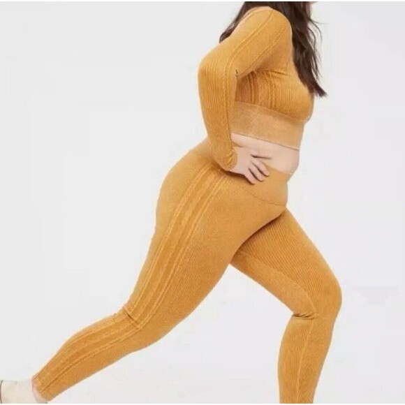Aerie OFFLINE Medium Seamless Cable High Waisted 7/8 Leggings Washed Gold NWT - Picture 2 of 12